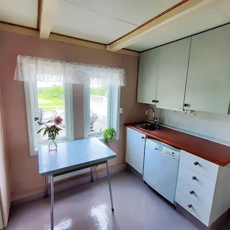 Cosy Farmhouse With Fjord View 莫尔德